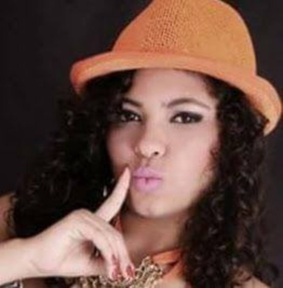Meet your Posher, Raquel